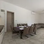 Marijeta Hvar *